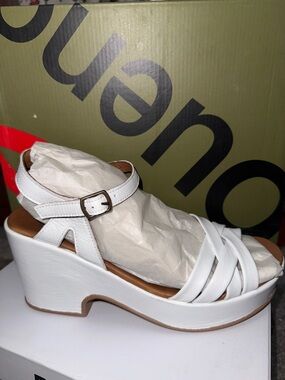 Bueno White Leather Platform Wedge Sandals with Ankle Buckle